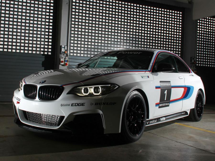  BMW M235i Racing 2014 года  (фото 11 из 26)